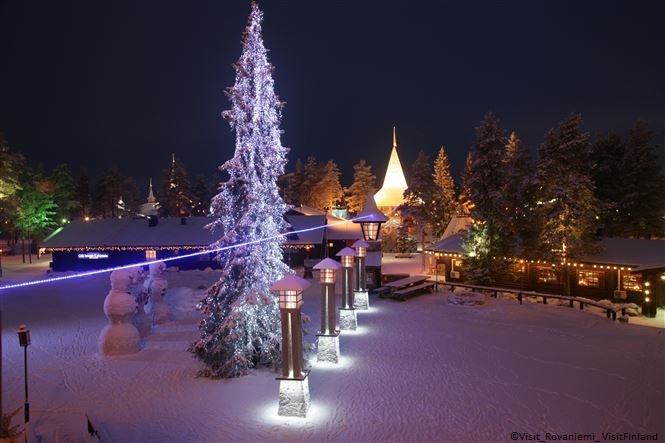 Fiaba e feste al Santa's Rovaniemi - volo incluso