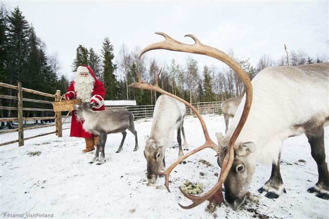 Fiaba e feste al Santa's Rovaniemi - volo incluso