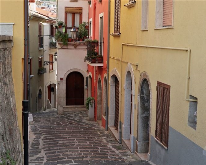 Upper Molise, Isernia and waterfalls